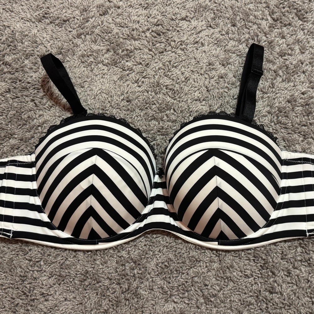 Torrid Black & White Stripe Microfiber Push-Up Multiway Strapless Bra 44DD
